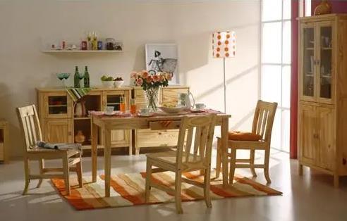 松木家具怎么樣，松木家具的優(yōu)缺點有哪些？