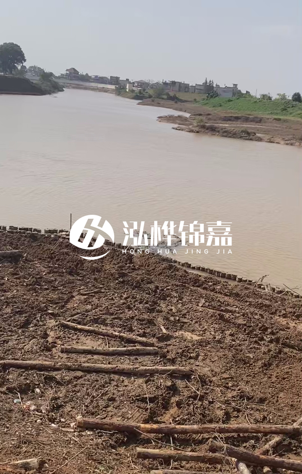 打松木樁施工用什么機(jī)械最好-松木樁施工技術(shù)要求？
