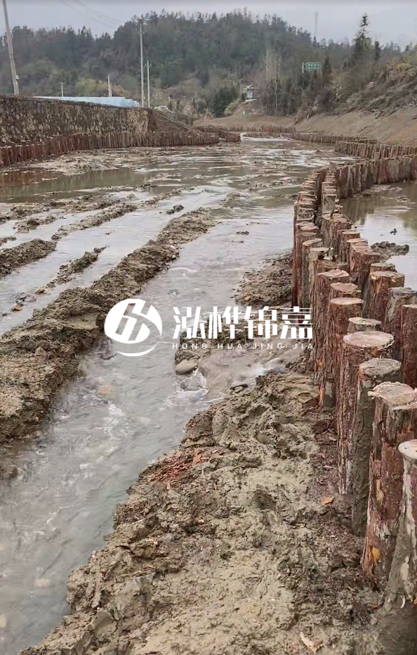 佳木斯河道清淤專業(yè)施工-河道清淤國(guó)家規(guī)定是幾米？