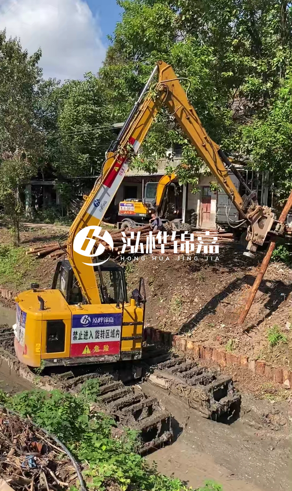 新余河道清淤專業(yè)施工-水陸挖掘機(jī)河道清淤的方式？