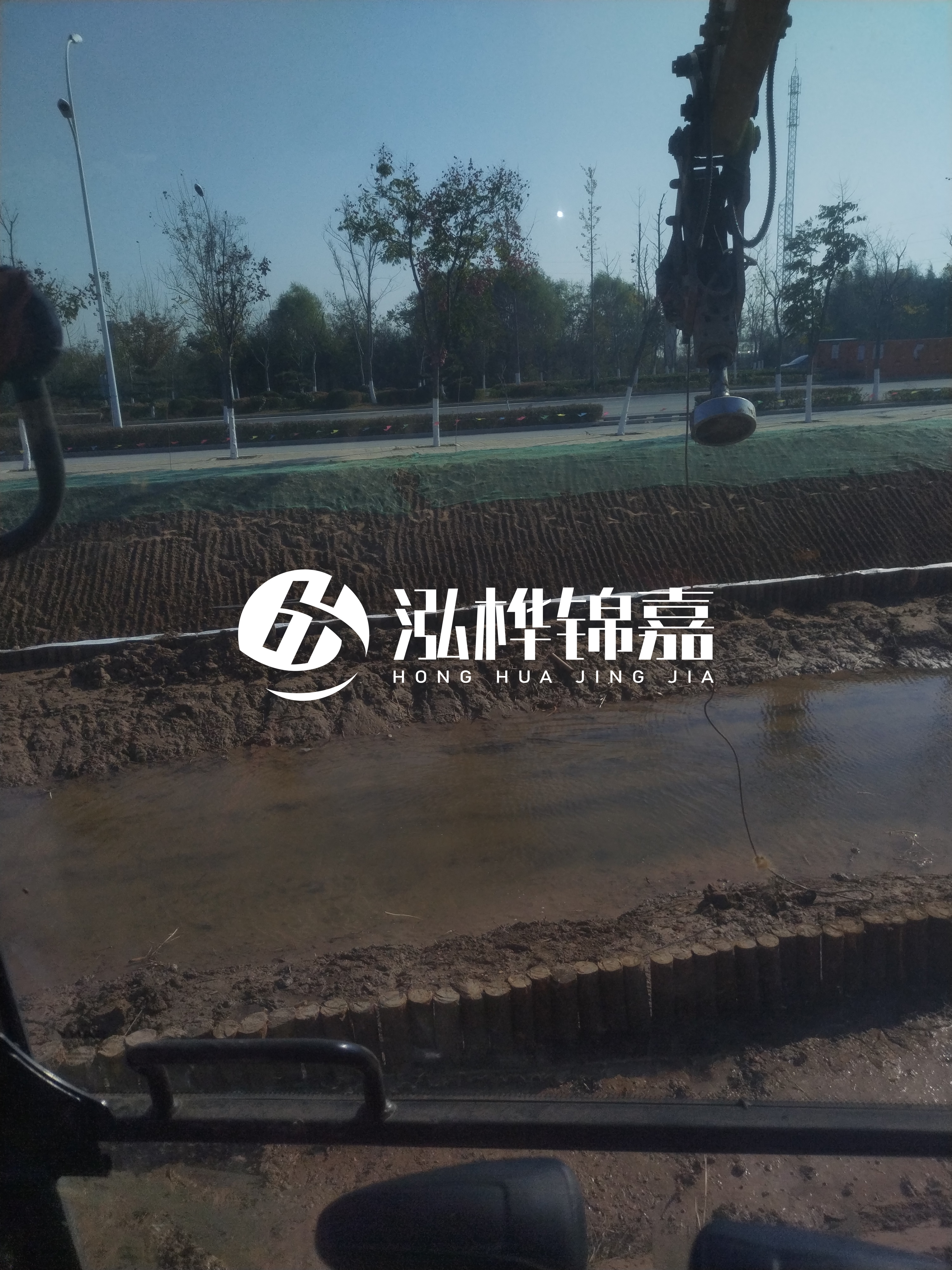 懷化松木樁源頭廠家-打河道木樁多少錢一米？