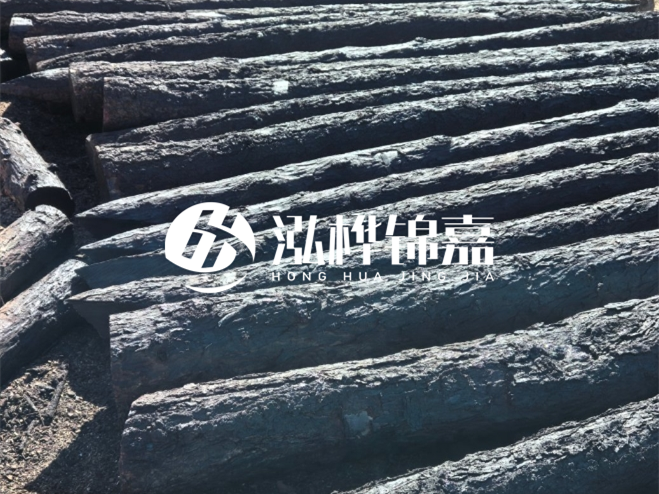 經(jīng)過防腐處理的松木樁價格貴多少？炭化處理的松木樁貴多少？