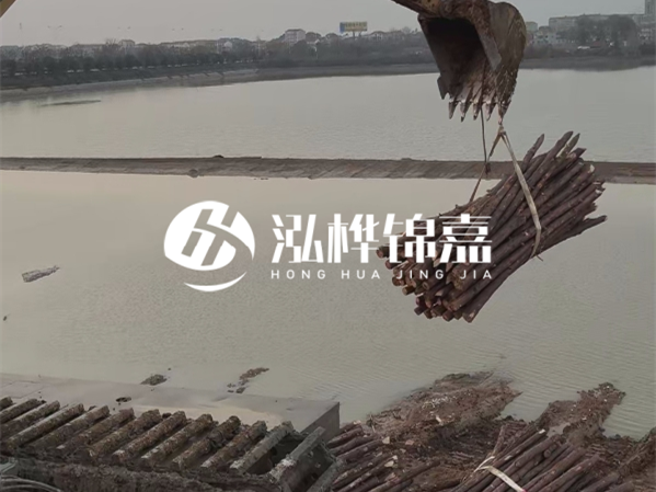 包工包料和清工施工哪種更劃算？1000根松木樁正常施工周期要多久？