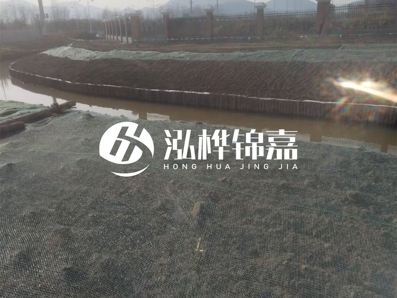 河道木樁打不下去怎么辦？河道打樁木能在水里使用多少年？