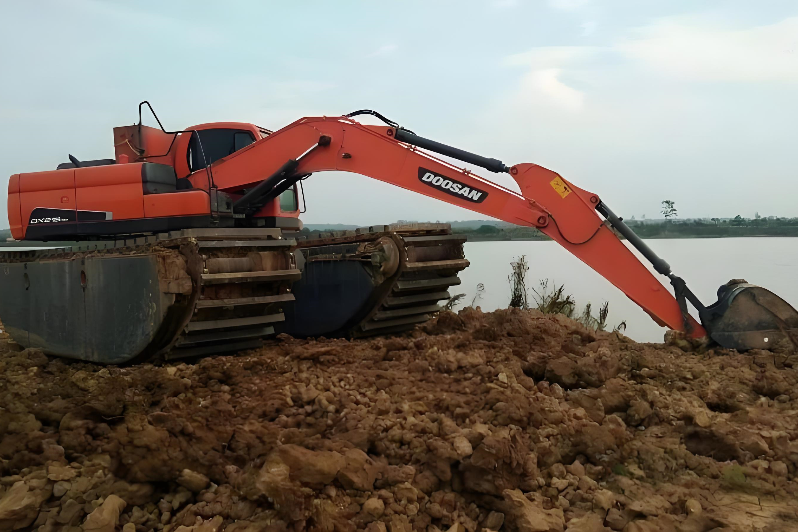 武漢水挖清淤團(tuán)隊(duì)泓樺錦嘉-水庫(kù)清淤一立方米的價(jià)格是多少？?